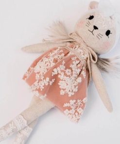 Wonderforest knuffel muis met jurk roest liggend Sassefras